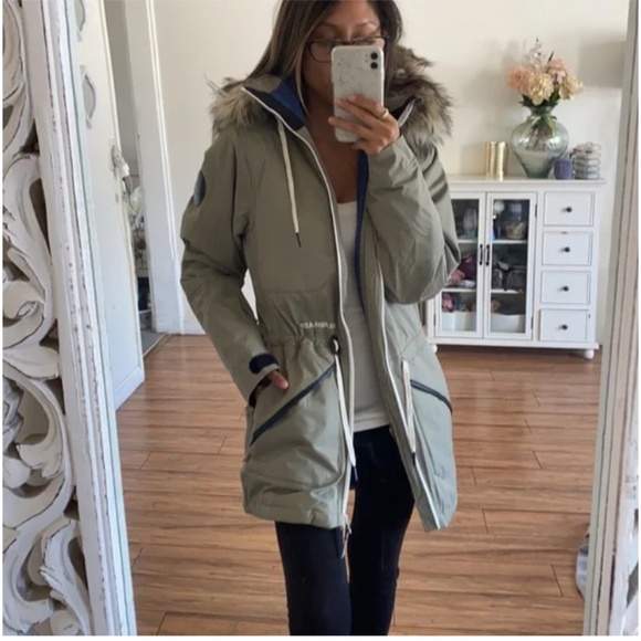 🪞 NEW armada winter snow faux fur coat and ski jacket with hood pockets - Picture 7 of 7
